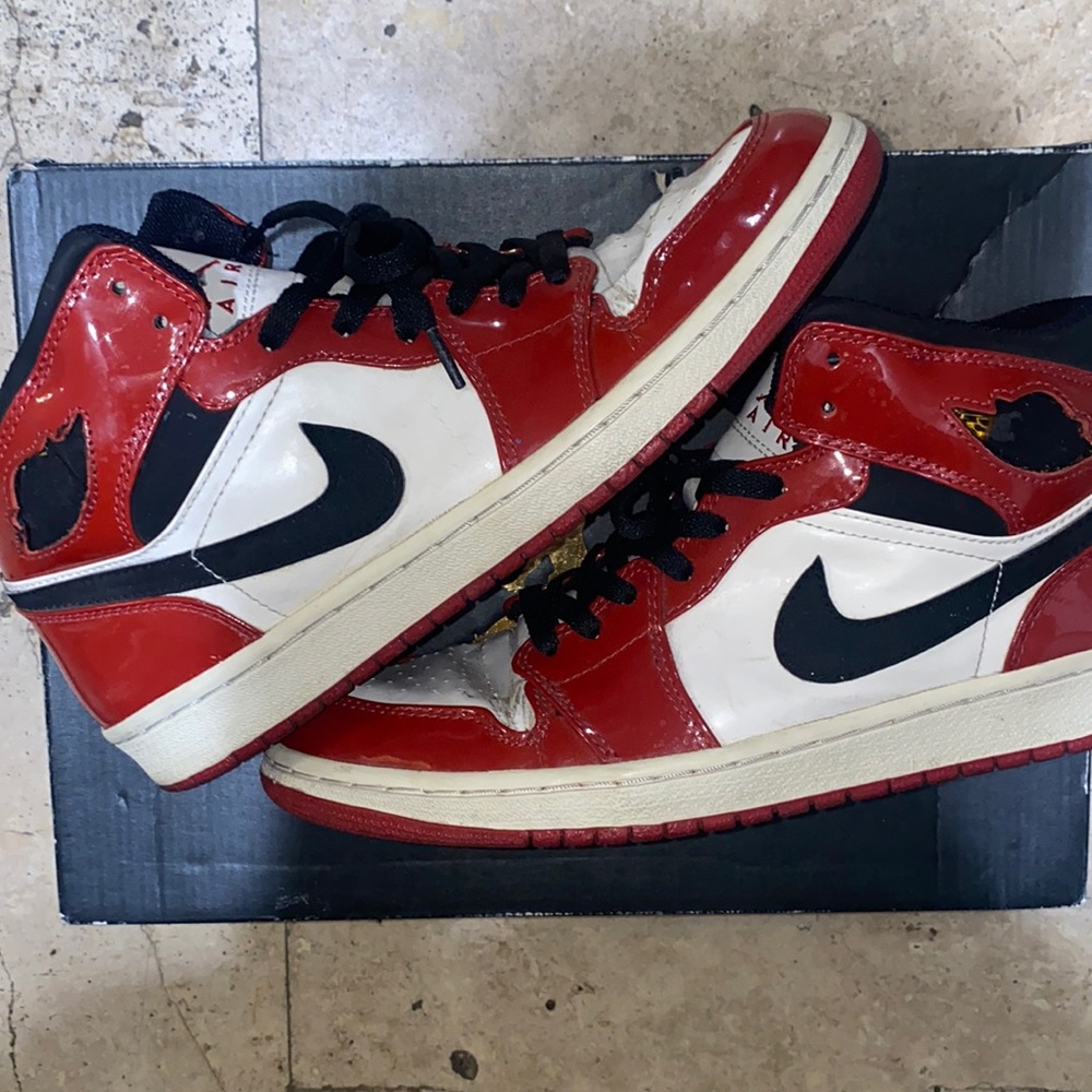Nike Air Jordan Chicago 1’s Patent Leather(2003)